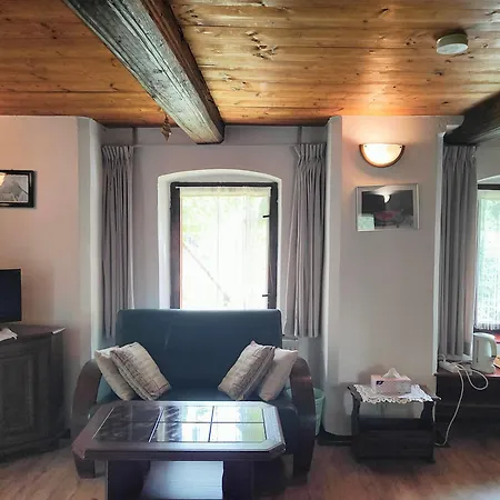 Tvrz Bed and Breakfast Velká Bukovina