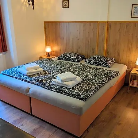 Bed & Breakfast Tvrz 3*